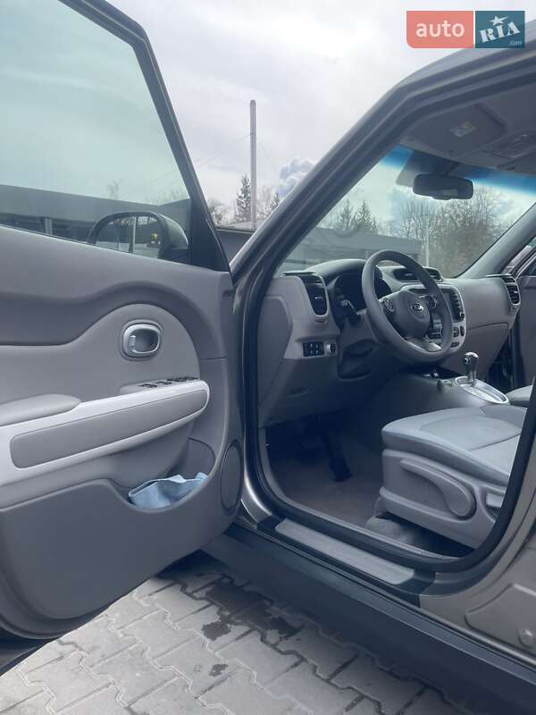 Внедорожник / Кроссовер Kia Soul EV 2014 в Киеве фото 30 Внедорожник / Кроссовер Kia Soul EV 2014 в Киеве