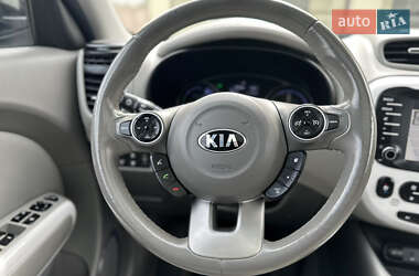 Внедорожник / Кроссовер Kia Soul EV 2017 в 