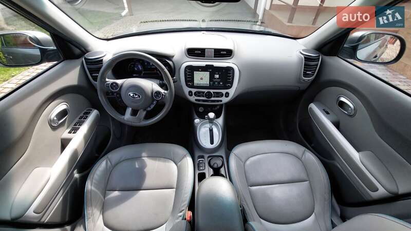Позашляховик / Кросовер Kia Soul EV 2015 в Дубровиці