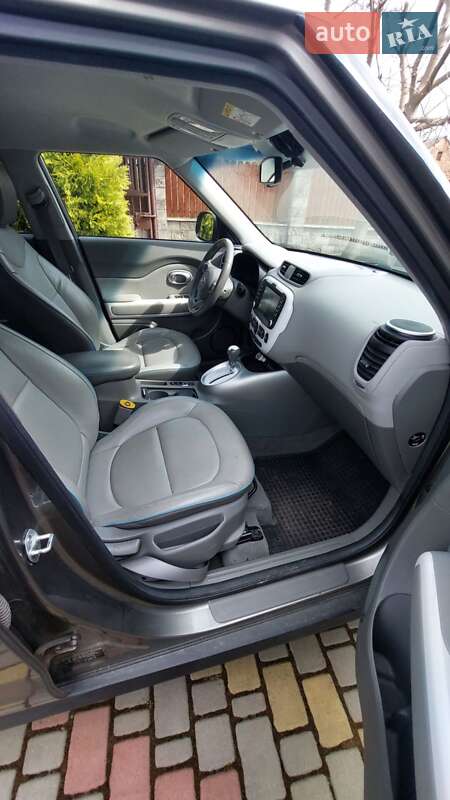 Позашляховик / Кросовер Kia Soul EV 2015 в Дубровиці