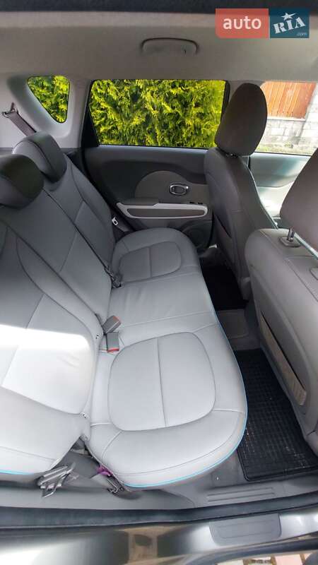 Позашляховик / Кросовер Kia Soul EV 2015 в Дубровиці