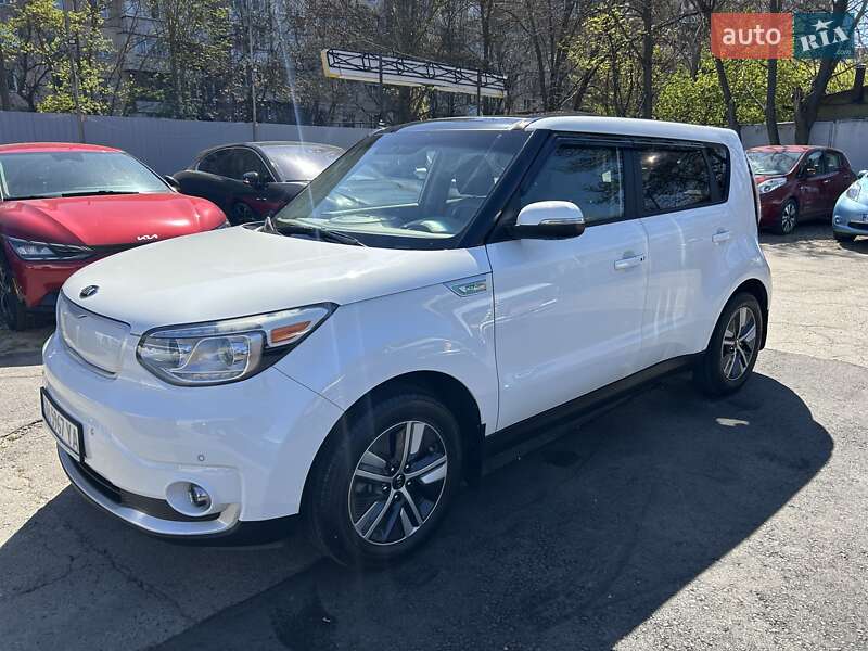Внедорожник / Кроссовер Kia Soul EV 2016 в Одессе