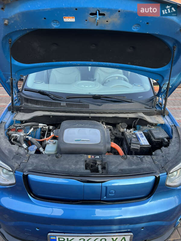 Внедорожник / Кроссовер Kia Soul EV 2014 в Львове фото 18 Внедорожник / Кроссовер Kia Soul EV 2014 в Львове