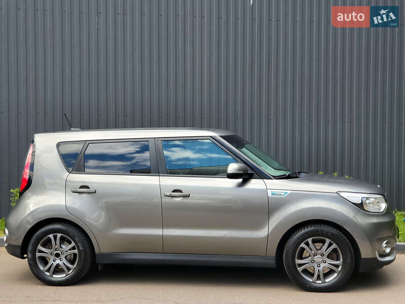 Позашляховик / Кросовер Kia Soul EV 2015 в Києві