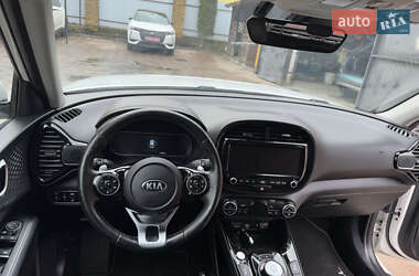Внедорожник / Кроссовер Kia Soul EV 2019 в 