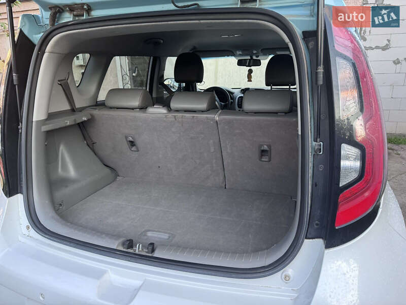 Позашляховик / Кросовер Kia Soul EV 2015 в Верхівцеві