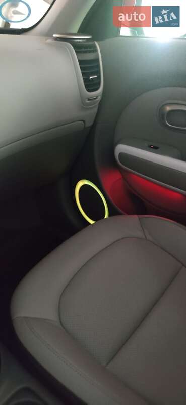 Внедорожник / Кроссовер Kia Soul EV 2015 в Ахтырке