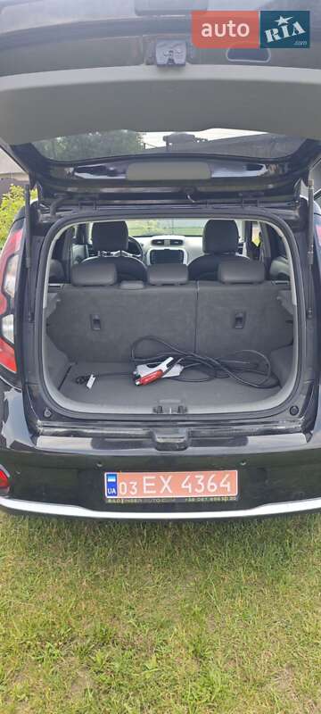 Внедорожник / Кроссовер Kia Soul EV 2016 в Новояворовске
