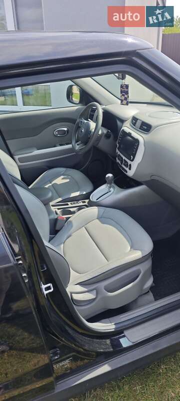 Внедорожник / Кроссовер Kia Soul EV 2016 в Новояворовске