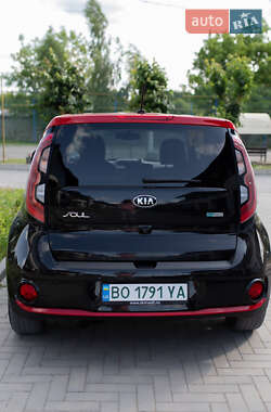 Внедорожник / Кроссовер Kia Soul EV 2015 в 
