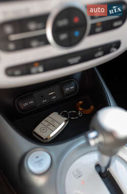 Внедорожник / Кроссовер Kia Soul EV 2015 в 