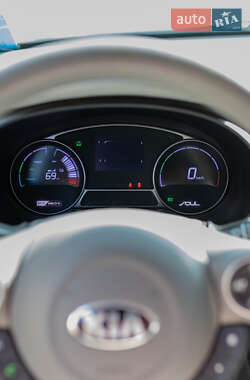 Внедорожник / Кроссовер Kia Soul EV 2015 в 