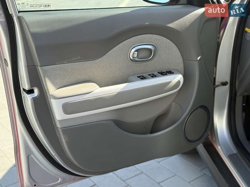 Позашляховик / Кросовер Kia Soul EV 2016 в Городку