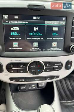 Внедорожник / Кроссовер Kia Soul EV 2015 в Киеве
