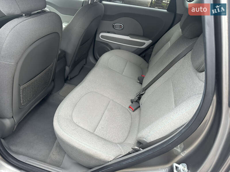 Позашляховик / Кросовер Kia Soul EV 2016 в Києві