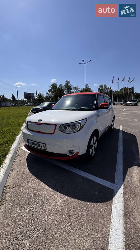Внедорожник / Кроссовер Kia Soul EV 2015 в Житомире фото Внедорожник / Кроссовер Kia Soul EV 2015 в Житомире