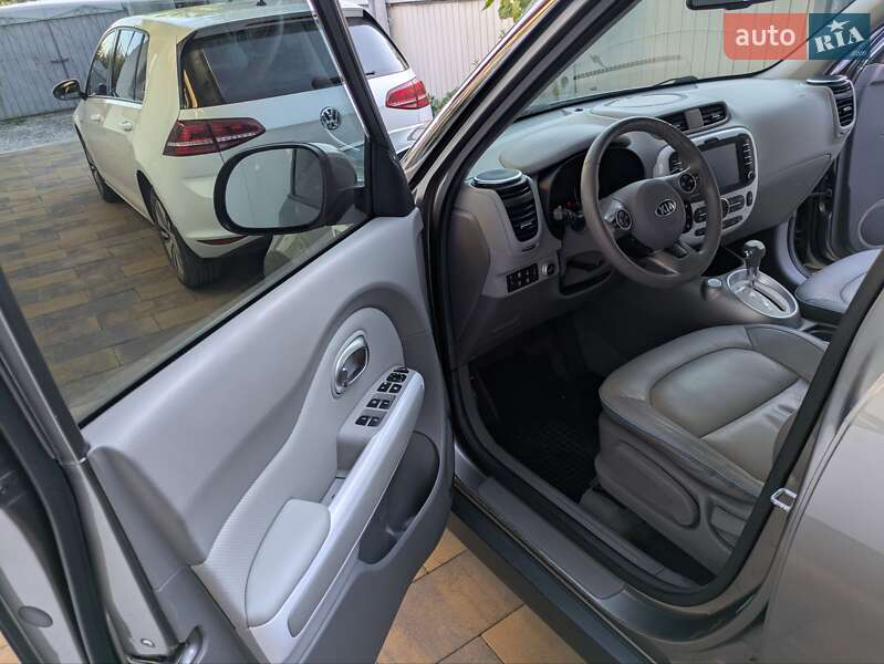 Позашляховик / Кросовер Kia Soul EV 2015 в Сумах фото 12 Позашляховик / Кросовер Kia Soul EV 2015 в Сумах