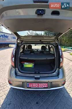 Внедорожник / Кроссовер Kia Soul EV 2015 в 