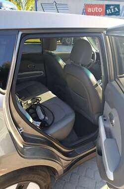 Внедорожник / Кроссовер Kia Soul EV 2015 в 