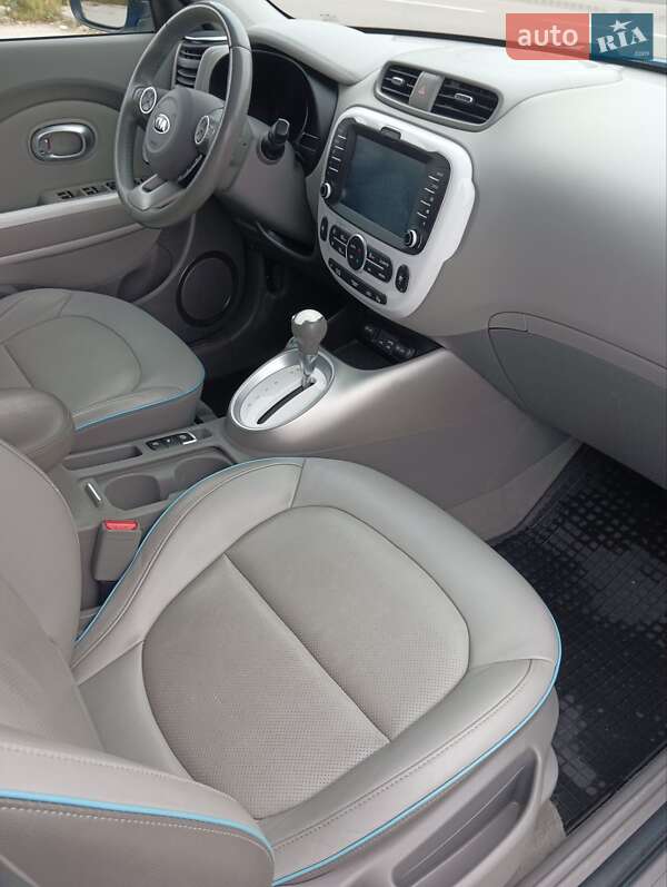 Внедорожник / Кроссовер Kia Soul EV 2016 в Дрогобыче