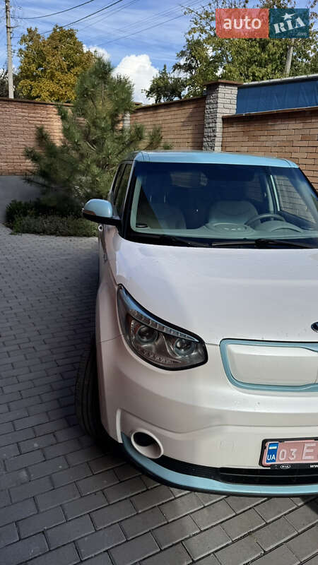 Внедорожник / Кроссовер Kia Soul EV 2015 в Виннице