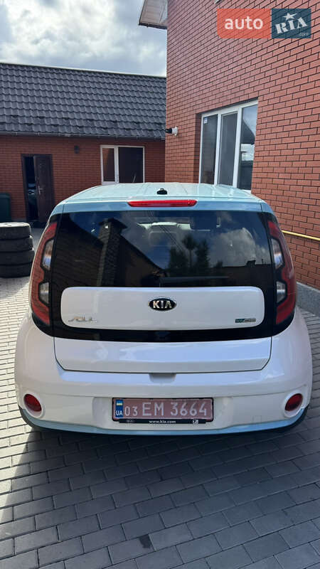 Внедорожник / Кроссовер Kia Soul EV 2015 в Виннице