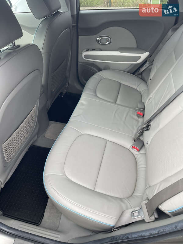 Позашляховик / Кросовер Kia Soul EV 2015 в Луцьку фото 13 Позашляховик / Кросовер Kia Soul EV 2015 в Луцьку