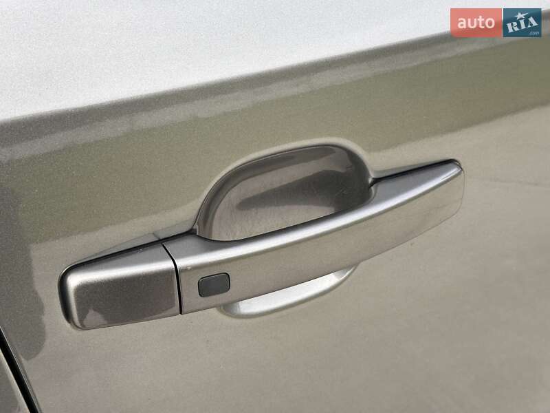 Позашляховик / Кросовер Kia Soul EV 2015 в Луцьку