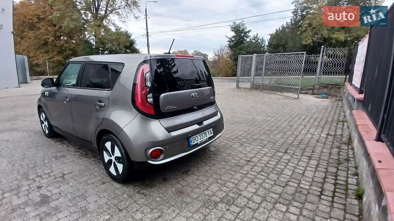 Позашляховик / Кросовер Kia Soul EV 2015 в Тернополі фото 15 Позашляховик / Кросовер Kia Soul EV 2015 в Тернополі