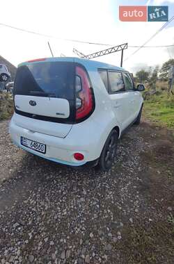 Внедорожник / Кроссовер Kia Soul EV 2015 в 
