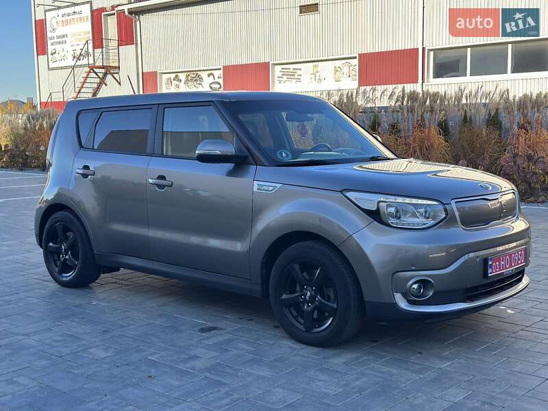 Внедорожник / Кроссовер Kia Soul EV 2015 в Луцке фото 7 Внедорожник / Кроссовер Kia Soul EV 2015 в Луцке