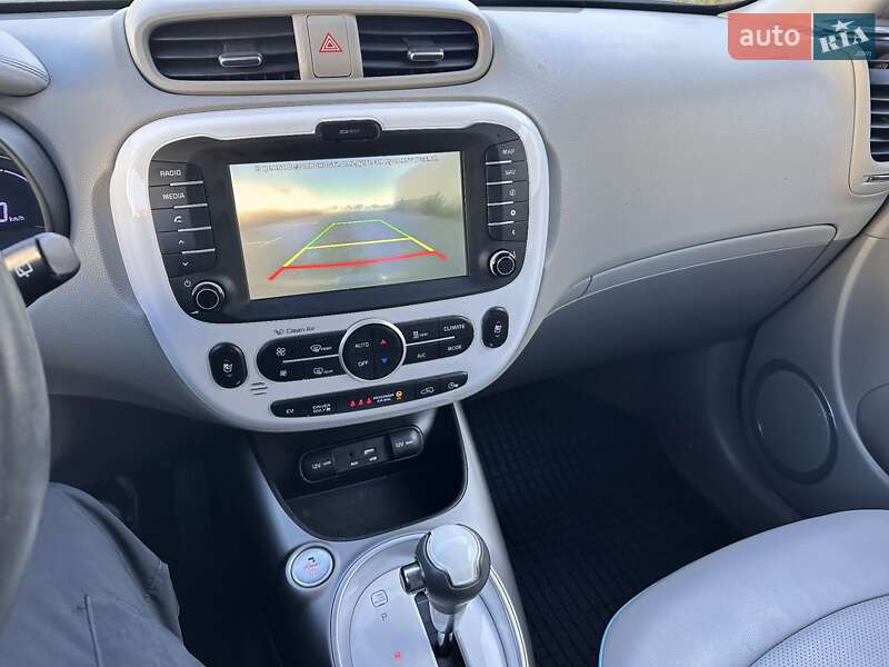 Внедорожник / Кроссовер Kia Soul EV 2015 в Луцке фото 12 Внедорожник / Кроссовер Kia Soul EV 2015 в Луцке