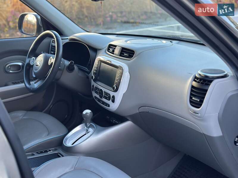 Внедорожник / Кроссовер Kia Soul EV 2015 в Луцке фото 16 Внедорожник / Кроссовер Kia Soul EV 2015 в Луцке