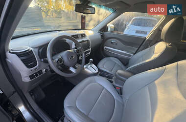 Внедорожник / Кроссовер Kia Soul EV 2016 в 