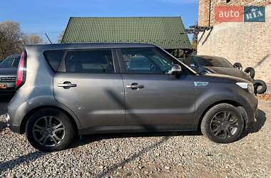 Позашляховик / Кросовер Kia Soul EV 2015 в  фото 8 Позашляховик / Кросовер Kia Soul EV 2015 в