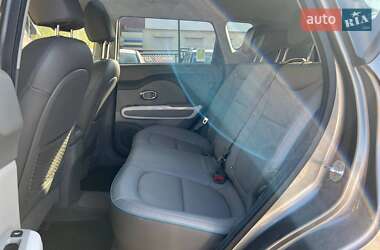 Позашляховик / Кросовер Kia Soul EV 2015 в  фото 26 Позашляховик / Кросовер Kia Soul EV 2015 в