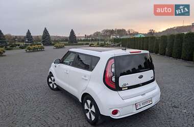 Внедорожник / Кроссовер Kia Soul EV 2015 в 