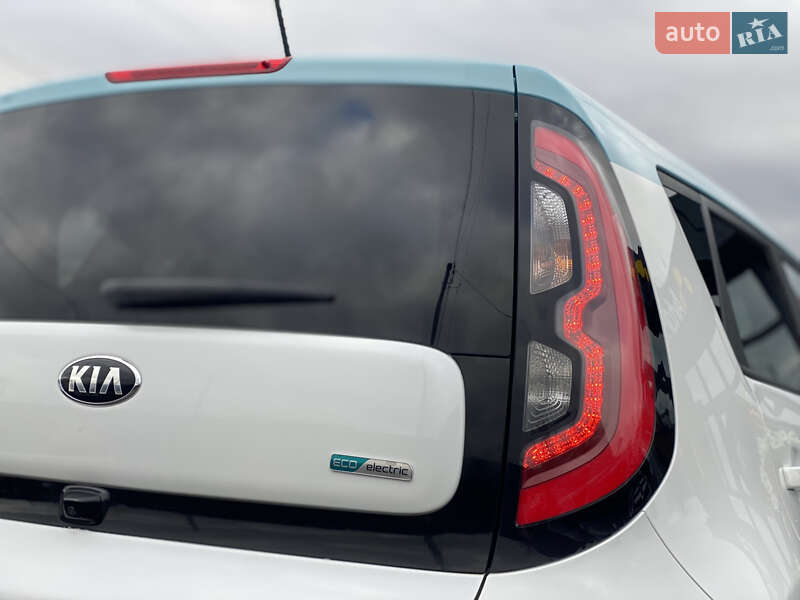 Позашляховик / Кросовер Kia Soul EV 2016 в Луцьку