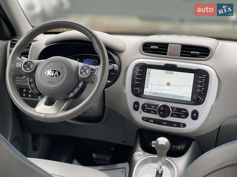 Позашляховик / Кросовер Kia Soul EV 2016 в Луцьку