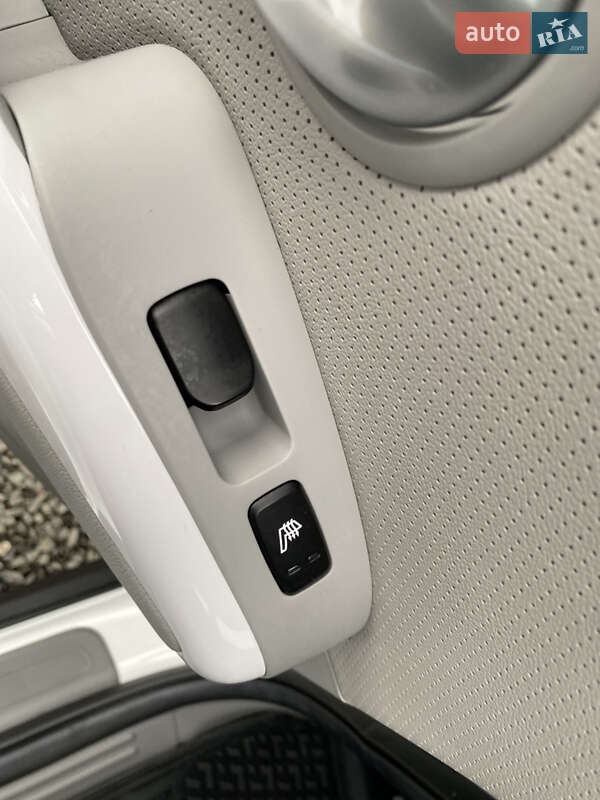 Позашляховик / Кросовер Kia Soul EV 2016 в Луцьку