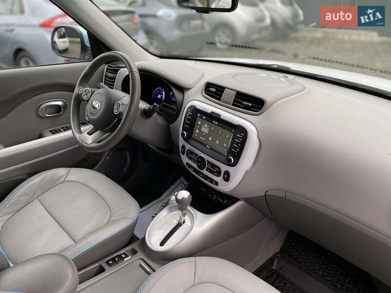 Позашляховик / Кросовер Kia Soul EV 2016 в Луцьку