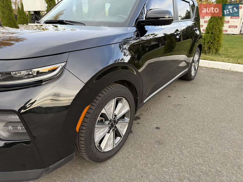 Внедорожник / Кроссовер Kia Soul EV 2023 в Киеве
