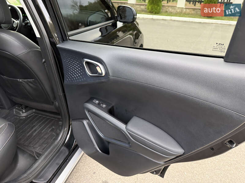 Внедорожник / Кроссовер Kia Soul EV 2023 в Киеве