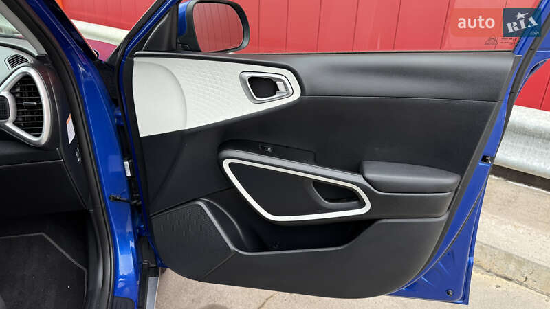 Внедорожник / Кроссовер Kia Soul EV 2021 в Киеве