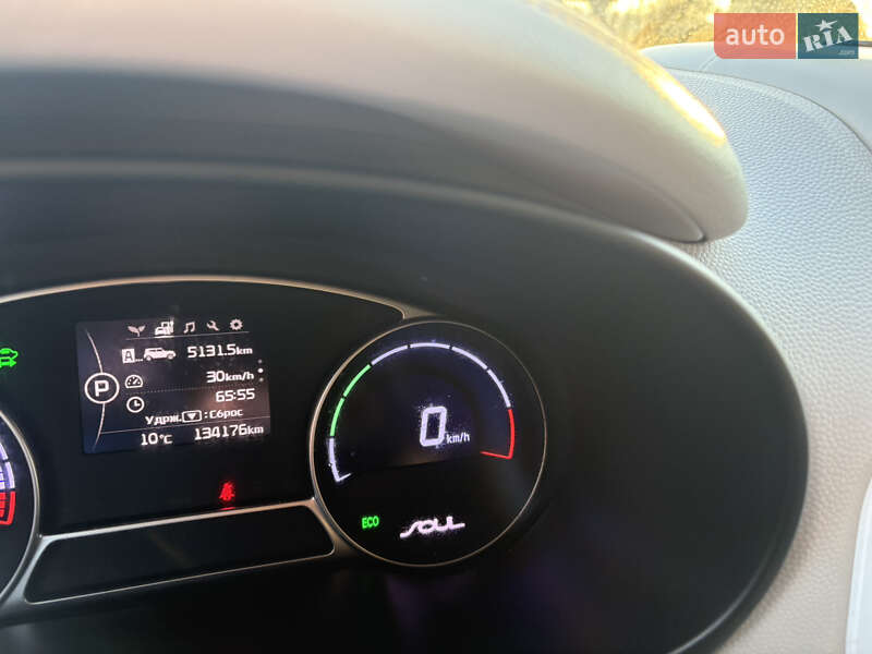 Внедорожник / Кроссовер Kia Soul EV 2015 в Луцке фото 23 Внедорожник / Кроссовер Kia Soul EV 2015 в Луцке