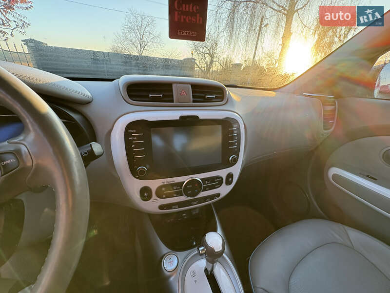 Внедорожник / Кроссовер Kia Soul EV 2016 в Луцке фото 24 Внедорожник / Кроссовер Kia Soul EV 2016 в Луцке