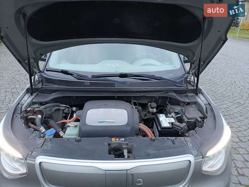 Внедорожник / Кроссовер Kia Soul EV 2015 в Львове