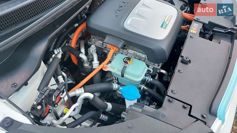 Внедорожник / Кроссовер Kia Soul EV 2014 в Луцке