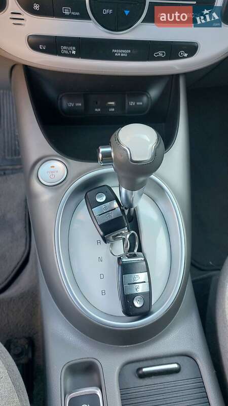 Внедорожник / Кроссовер Kia Soul EV 2014 в Луцке