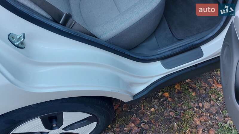 Внедорожник / Кроссовер Kia Soul EV 2014 в Луцке